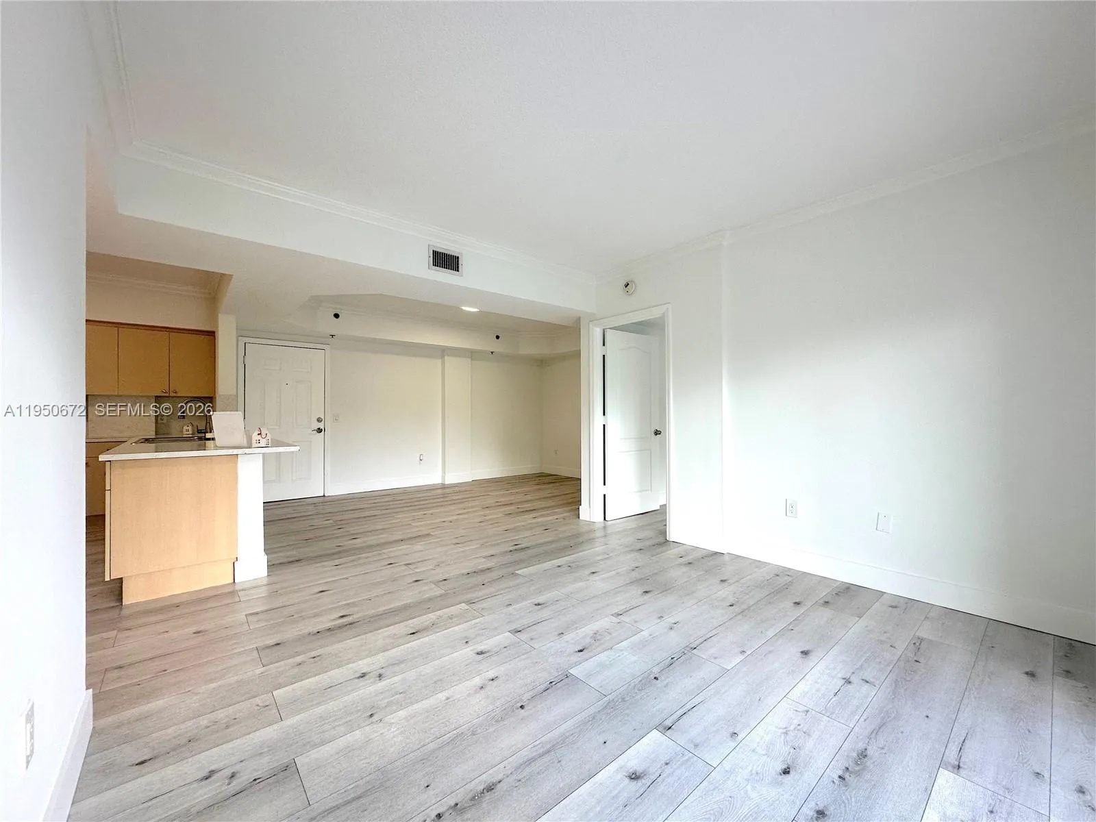 9340 Fontainebleau Blvd 406, Miami, Florida 33172, Miami, Florida 33172, 3 Bedrooms Bedrooms, ,2 BathroomsBathrooms,Residential Lease,For Rent,9340 Fontainebleau Blvd 406, Miami, Florida 33172,A11950672