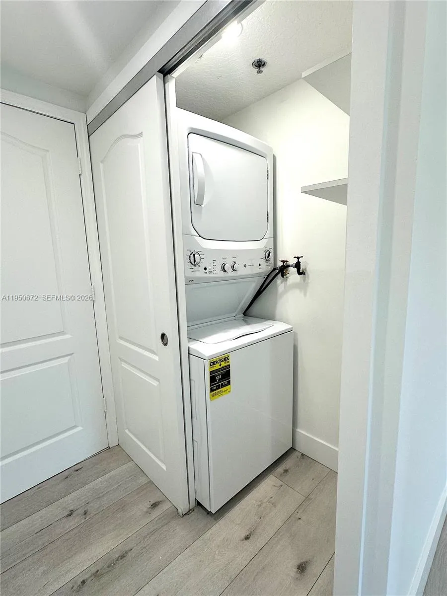 9340 Fontainebleau Blvd 406, Miami, Florida 33172, Miami, Florida 33172, 3 Bedrooms Bedrooms, ,2 BathroomsBathrooms,Residential Lease,For Rent,9340 Fontainebleau Blvd 406, Miami, Florida 33172,A11950672