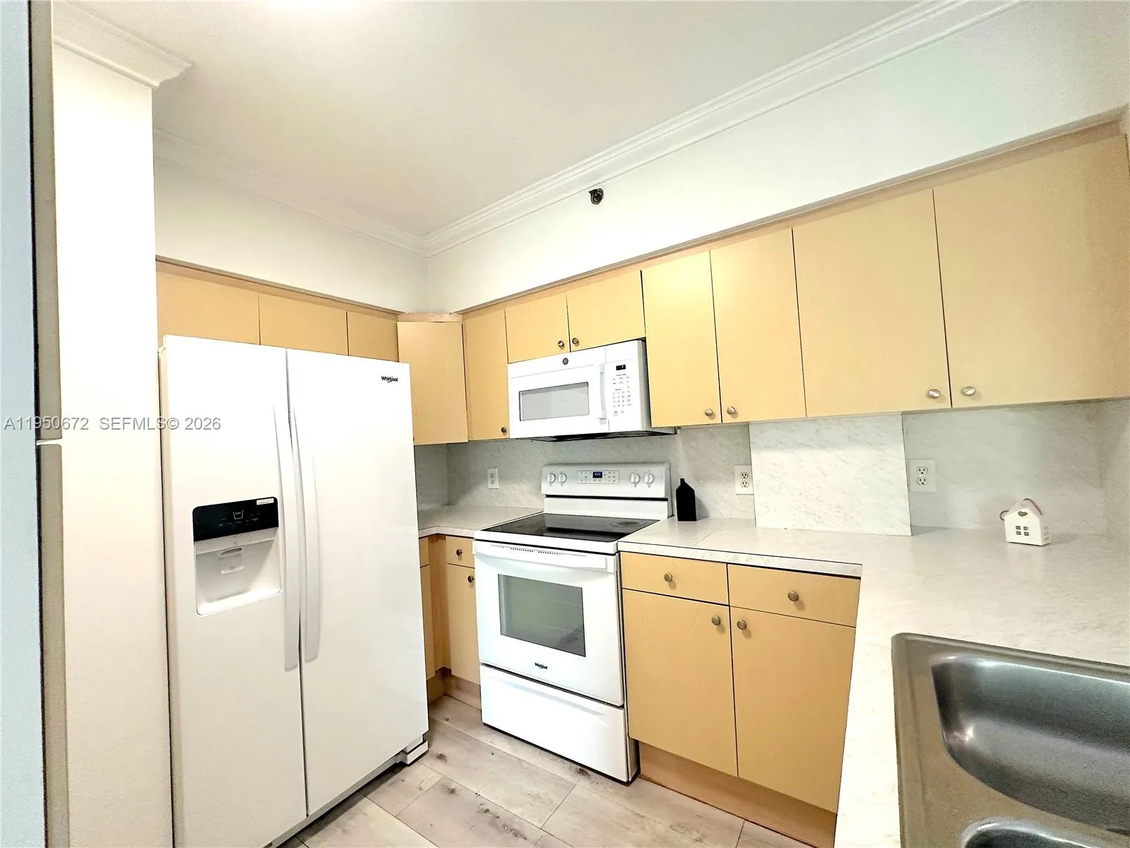 9340 Fontainebleau Blvd 406, Miami, Florida 33172, Miami, Florida 33172, 3 Bedrooms Bedrooms, ,2 BathroomsBathrooms,Residential Lease,For Rent,9340 Fontainebleau Blvd 406, Miami, Florida 33172,A11950672