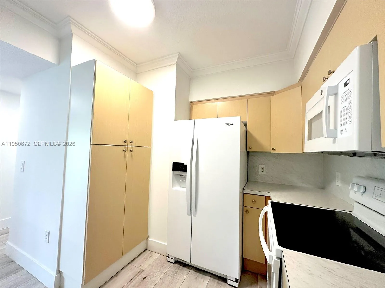 9340 Fontainebleau Blvd 406, Miami, Florida 33172, Miami, Florida 33172, 3 Bedrooms Bedrooms, ,2 BathroomsBathrooms,Residential Lease,For Rent,9340 Fontainebleau Blvd 406, Miami, Florida 33172,A11950672