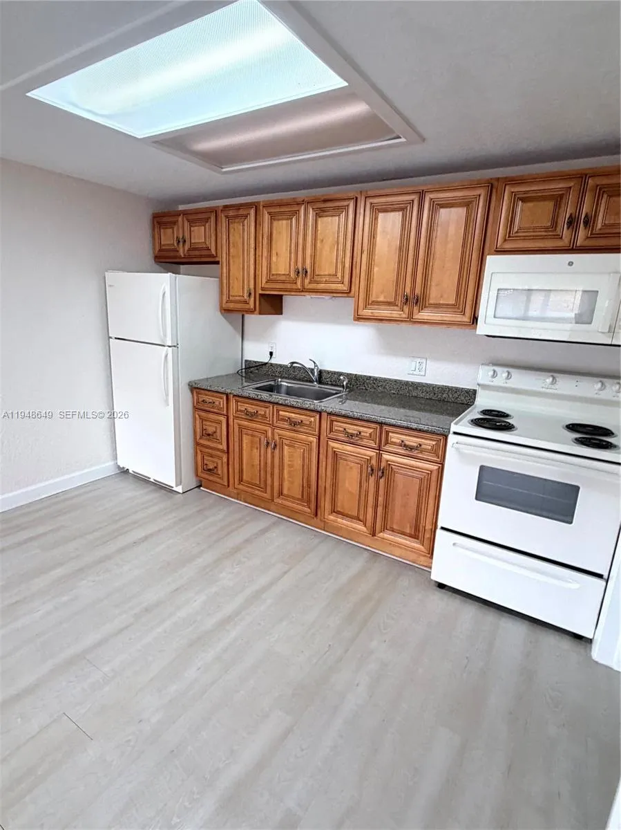 7160 Southgate Blvd 7160, Tamarac, Florida 33321, Tamarac, Florida 33321, 1 Bedroom Bedrooms, ,1 BathroomBathrooms,Residential,For Sale,7160 Southgate Blvd 7160, Tamarac, Florida 33321,A11948649