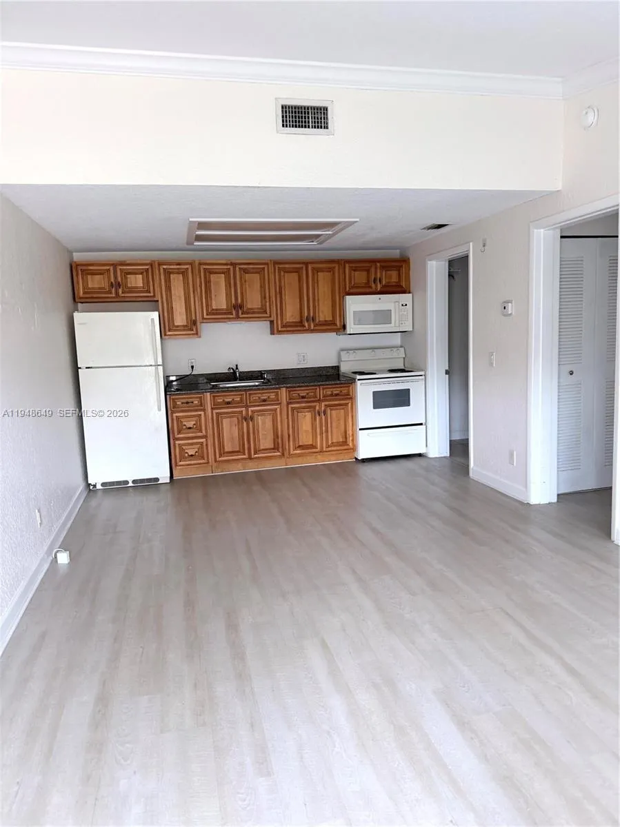 7160 Southgate Blvd 7160, Tamarac, Florida 33321, Tamarac, Florida 33321, 1 Bedroom Bedrooms, ,1 BathroomBathrooms,Residential,For Sale,7160 Southgate Blvd 7160, Tamarac, Florida 33321,A11948649
