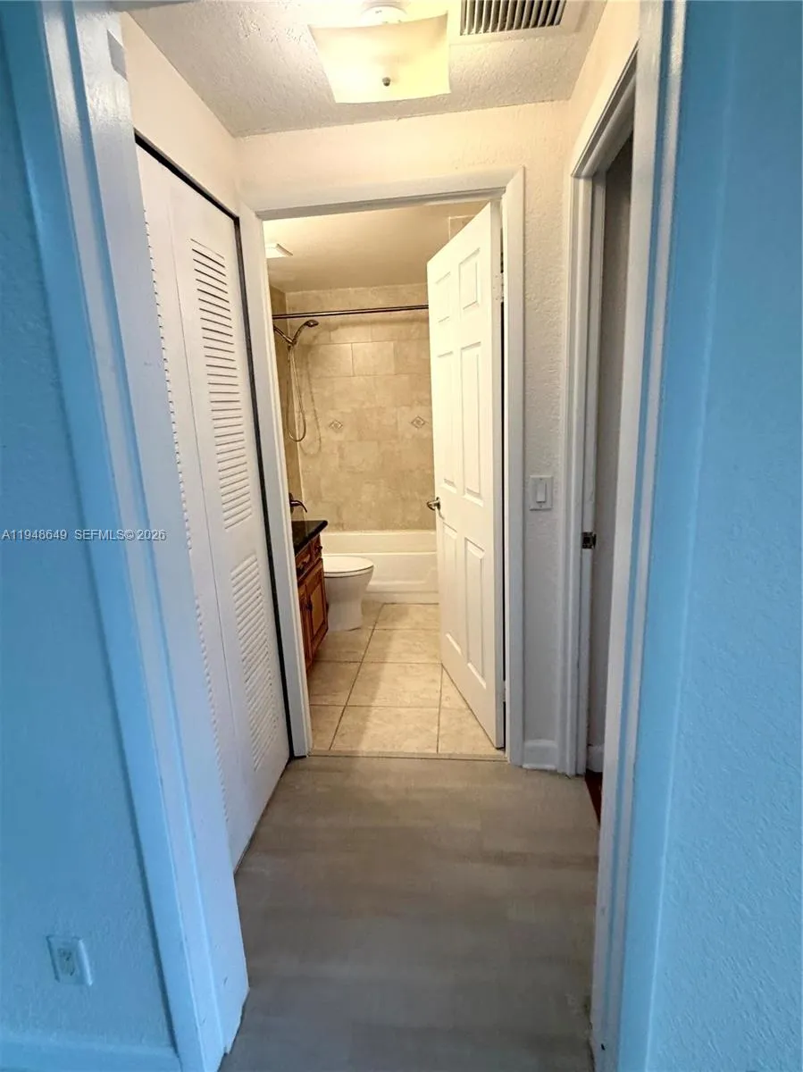 7160 Southgate Blvd 7160, Tamarac, Florida 33321, Tamarac, Florida 33321, 1 Bedroom Bedrooms, ,1 BathroomBathrooms,Residential,For Sale,7160 Southgate Blvd 7160, Tamarac, Florida 33321,A11948649