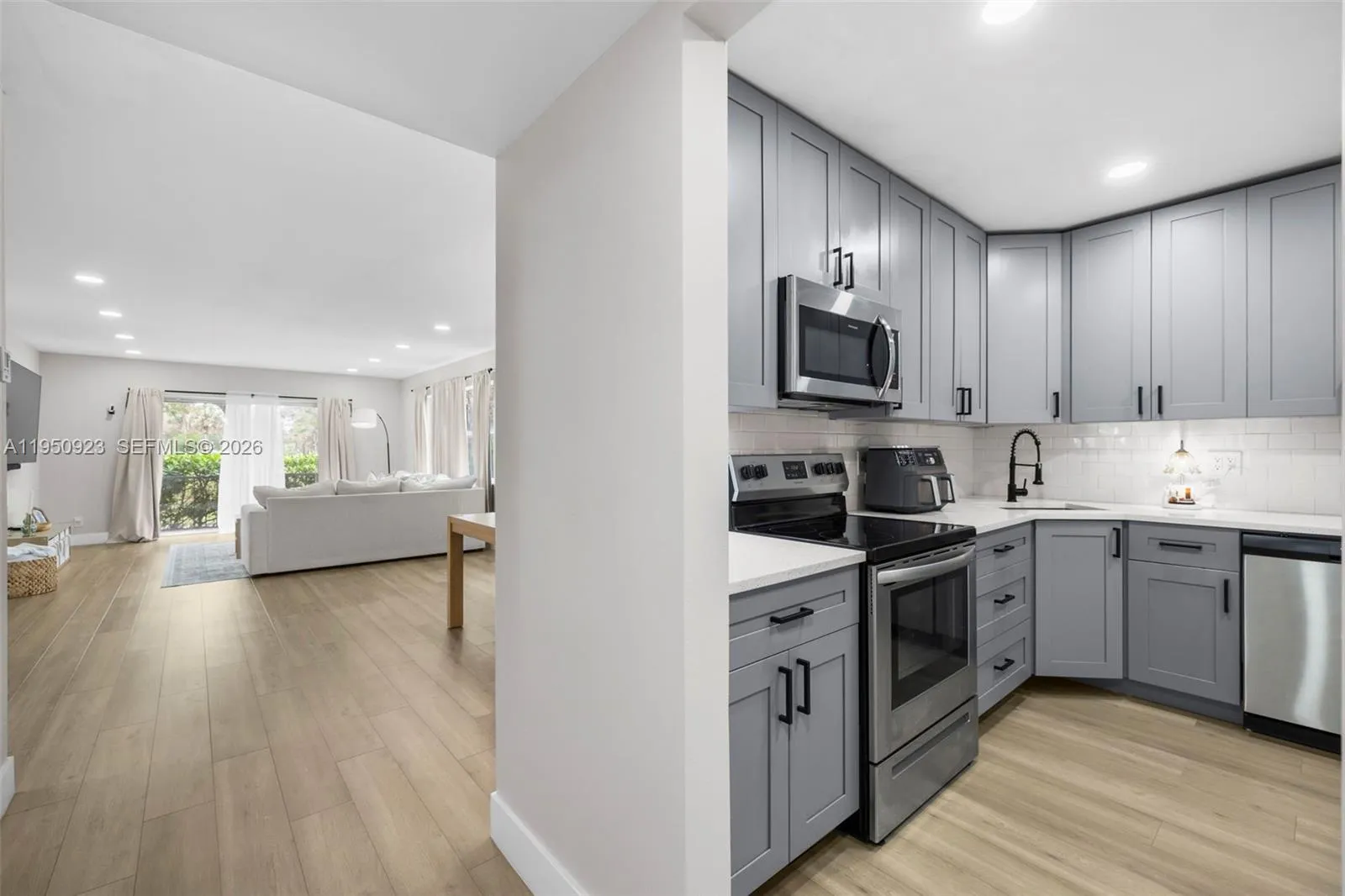 6100 S Falls Cir Dr 101, Lauderhill, Florida 33319, Lauderhill, Florida 33319, 2 Bedrooms Bedrooms, ,2 BathroomsBathrooms,Residential Lease,For Rent,6100 S Falls Cir Dr 101, Lauderhill, Florida 33319,A11950923