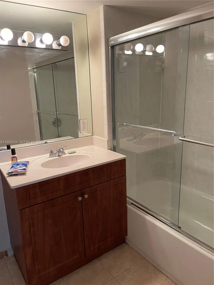 4785 Sw 62nd Ave 101, Davie, Florida 33314, Davie, Florida 33314, 3 Bedrooms Bedrooms, ,2 BathroomsBathrooms,Residential Lease,For Rent,4785 Sw 62nd Ave 101, Davie, Florida 33314,A11950244