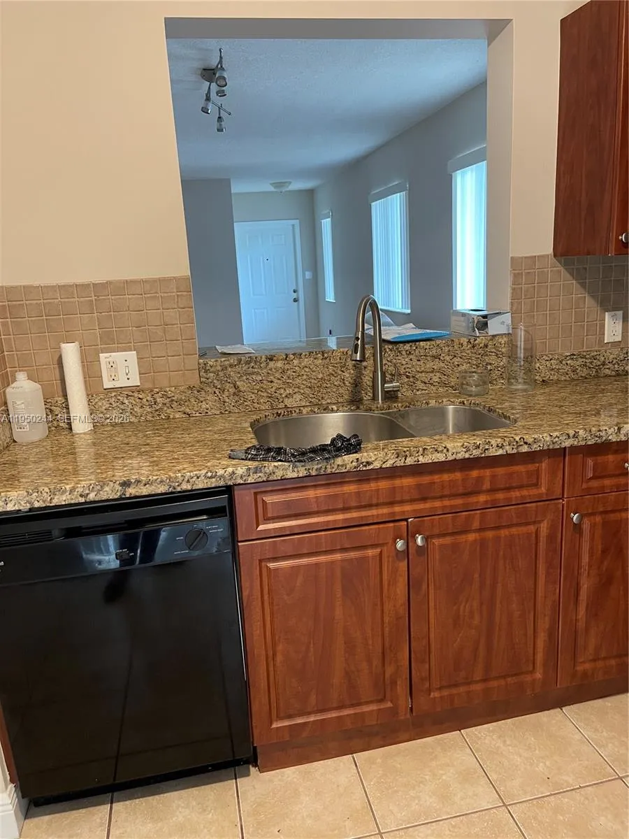 4785 Sw 62nd Ave 101, Davie, Florida 33314, Davie, Florida 33314, 3 Bedrooms Bedrooms, ,2 BathroomsBathrooms,Residential Lease,For Rent,4785 Sw 62nd Ave 101, Davie, Florida 33314,A11950244