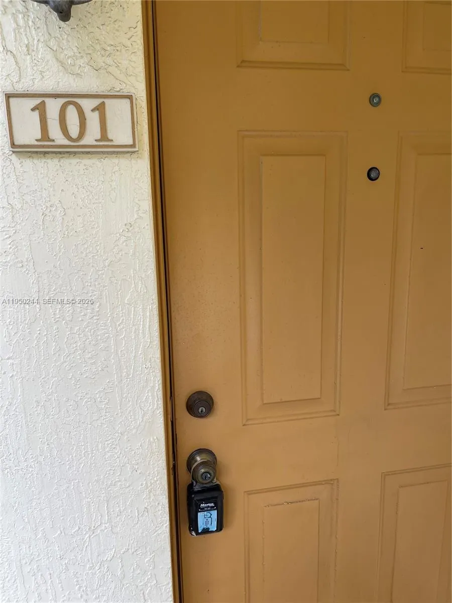 4785 Sw 62nd Ave 101, Davie, Florida 33314, Davie, Florida 33314, 3 Bedrooms Bedrooms, ,2 BathroomsBathrooms,Residential Lease,For Rent,4785 Sw 62nd Ave 101, Davie, Florida 33314,A11950244