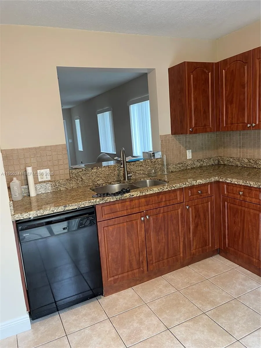 4785 Sw 62nd Ave 101, Davie, Florida 33314, Davie, Florida 33314, 3 Bedrooms Bedrooms, ,2 BathroomsBathrooms,Residential Lease,For Rent,4785 Sw 62nd Ave 101, Davie, Florida 33314,A11950244