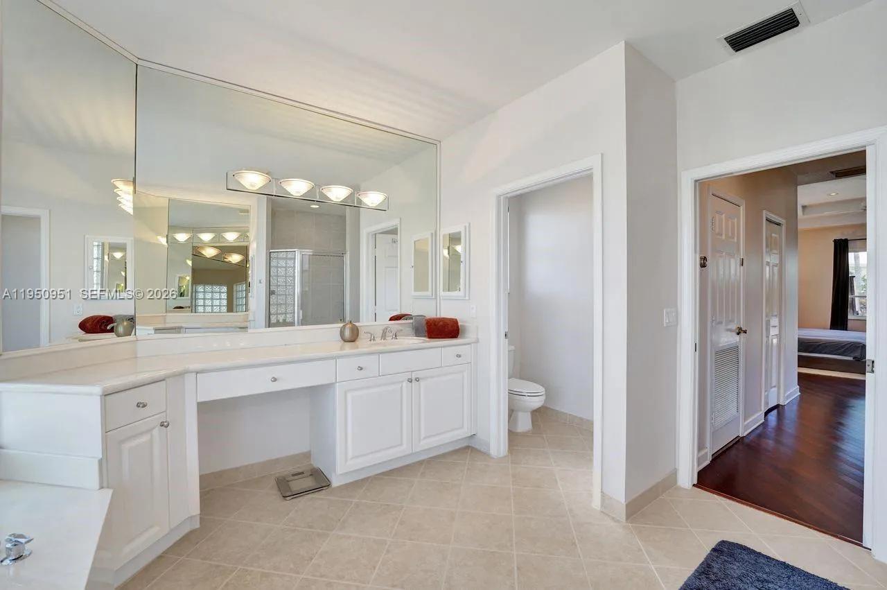 2533 Eagle Run Cir, Weston, Florida 33327, Weston, Florida 33327, 5 Bedrooms Bedrooms, ,3 BathroomsBathrooms,Residential,For Sale,2533 Eagle Run Cir, Weston, Florida 33327,A11950951