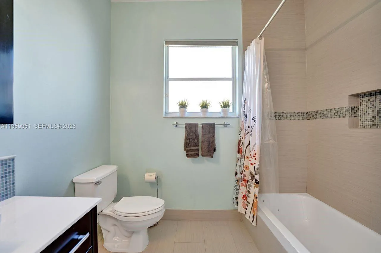 2533 Eagle Run Cir, Weston, Florida 33327, Weston, Florida 33327, 5 Bedrooms Bedrooms, ,3 BathroomsBathrooms,Residential,For Sale,2533 Eagle Run Cir, Weston, Florida 33327,A11950951