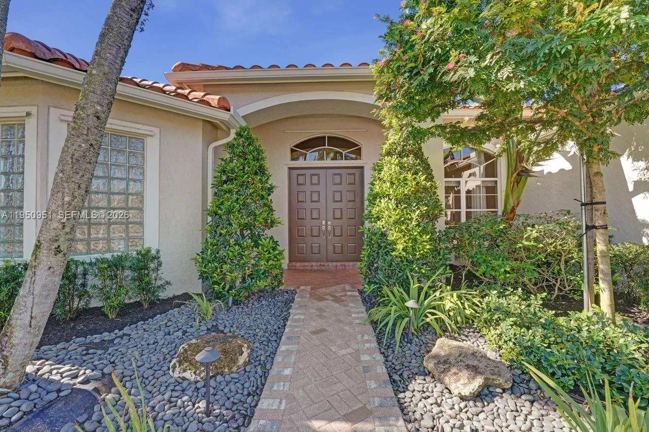 2533 Eagle Run Cir, Weston, Florida 33327, Weston, Florida 33327, 5 Bedrooms Bedrooms, ,3 BathroomsBathrooms,Residential,For Sale,2533 Eagle Run Cir, Weston, Florida 33327,A11950951