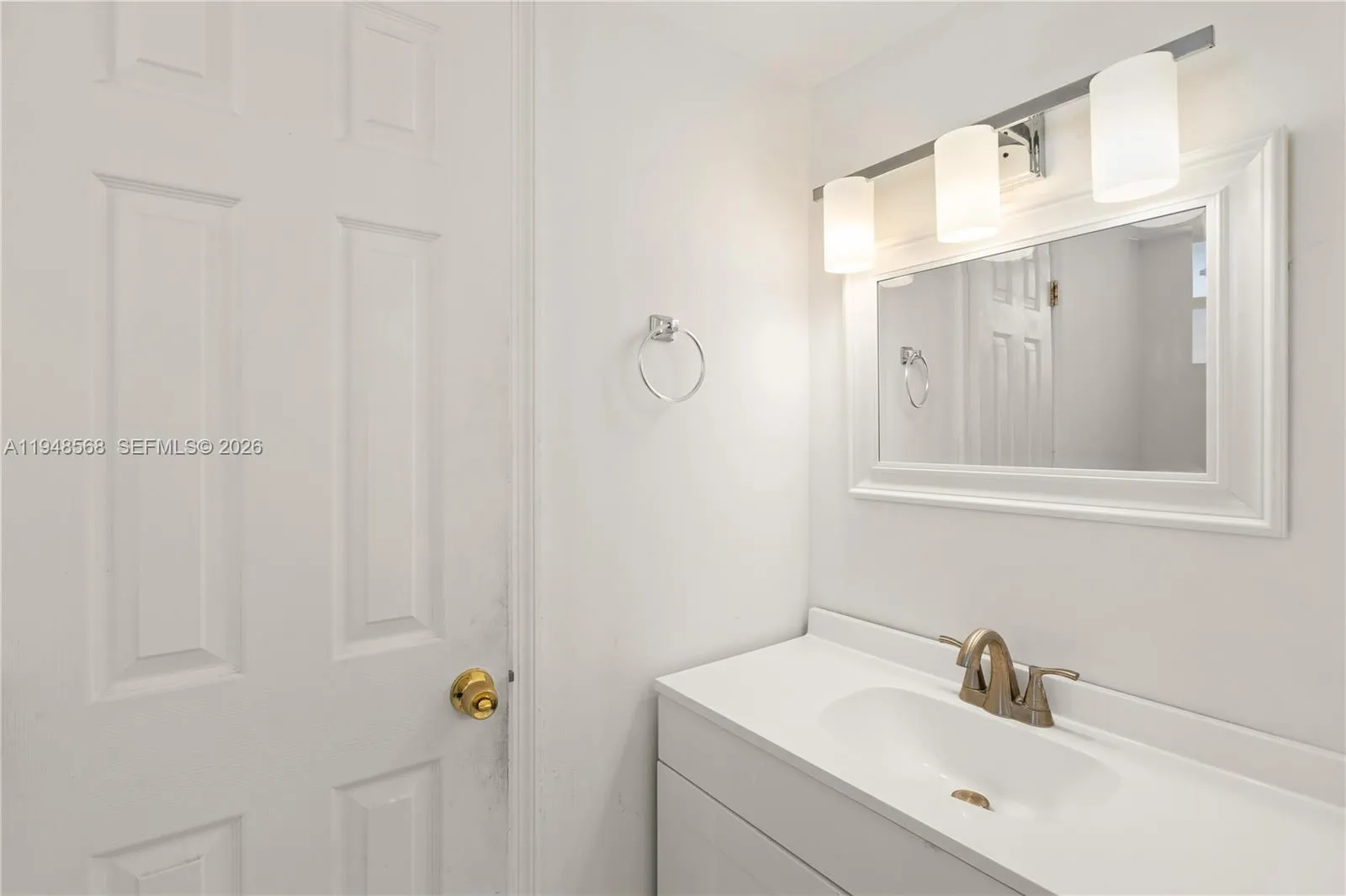 1700 Ne 191st St 202, Miami, Florida 33179, Miami, Florida 33179, 1 Bedroom Bedrooms, ,1 BathroomBathrooms,Residential,For Sale,1700 Ne 191st St 202, Miami, Florida 33179,A11948568