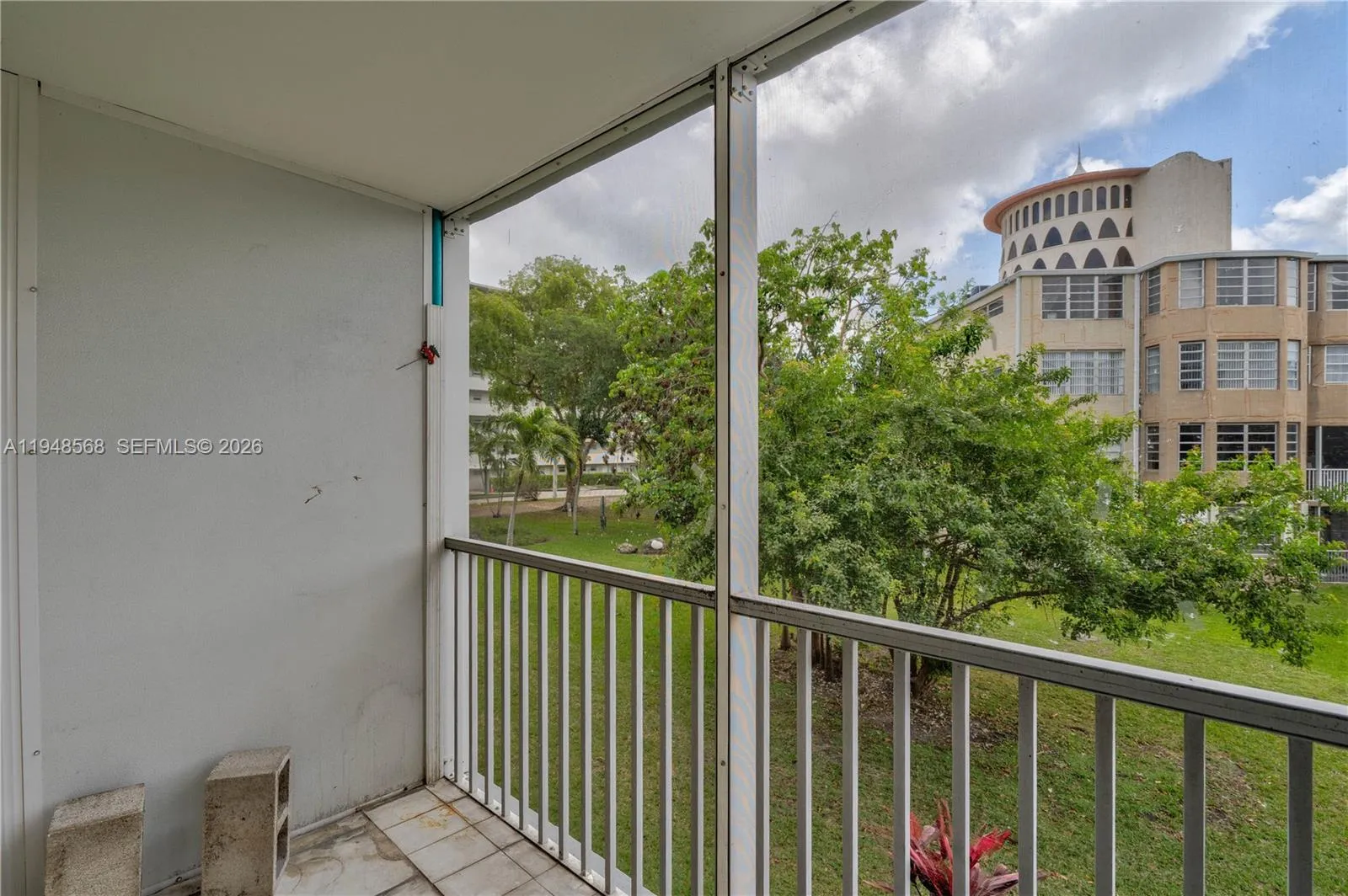 1700 Ne 191st St 202, Miami, Florida 33179, Miami, Florida 33179, 1 Bedroom Bedrooms, ,1 BathroomBathrooms,Residential,For Sale,1700 Ne 191st St 202, Miami, Florida 33179,A11948568