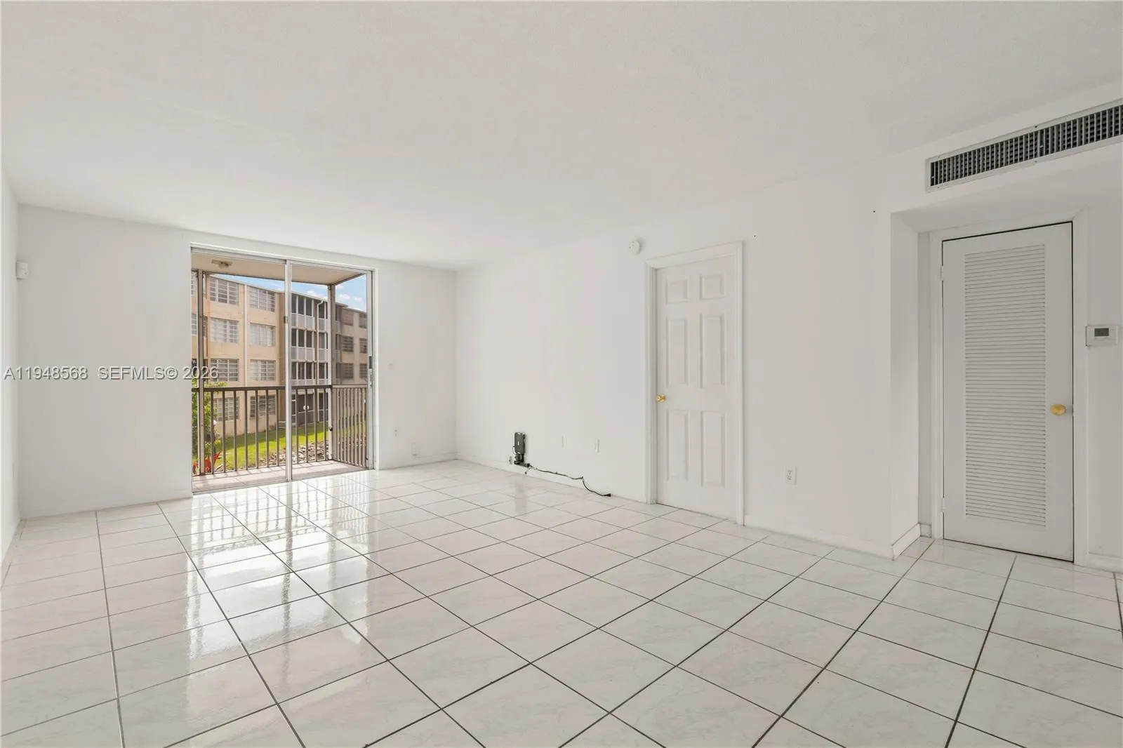 1700 Ne 191st St 202, Miami, Florida 33179, Miami, Florida 33179, 1 Bedroom Bedrooms, ,1 BathroomBathrooms,Residential,For Sale,1700 Ne 191st St 202, Miami, Florida 33179,A11948568