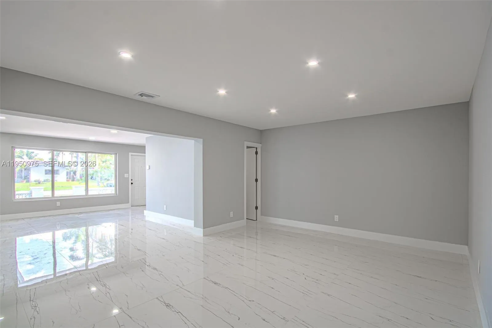 Lauderdale Lakes, Florida 33309, 4 Bedrooms Bedrooms, 7 Rooms Rooms,2 BathroomsBathrooms,Residential,For Sale,A11950975