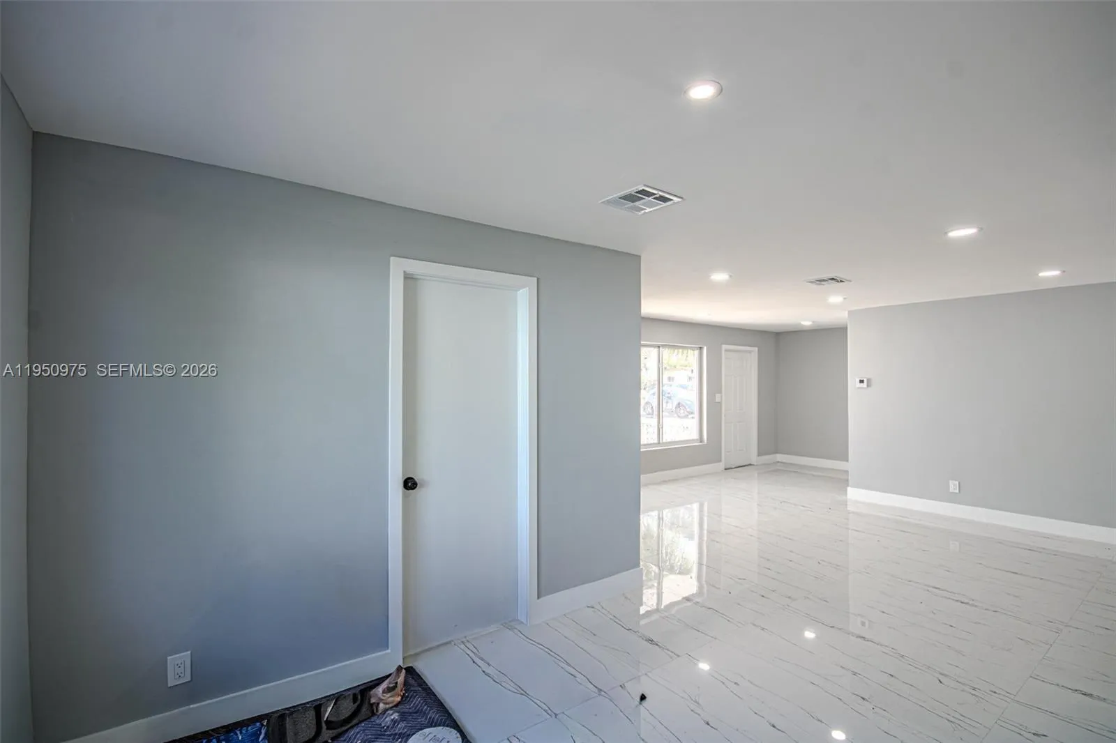 Lauderdale Lakes, Florida 33309, 4 Bedrooms Bedrooms, 7 Rooms Rooms,2 BathroomsBathrooms,Residential,For Sale,A11950975