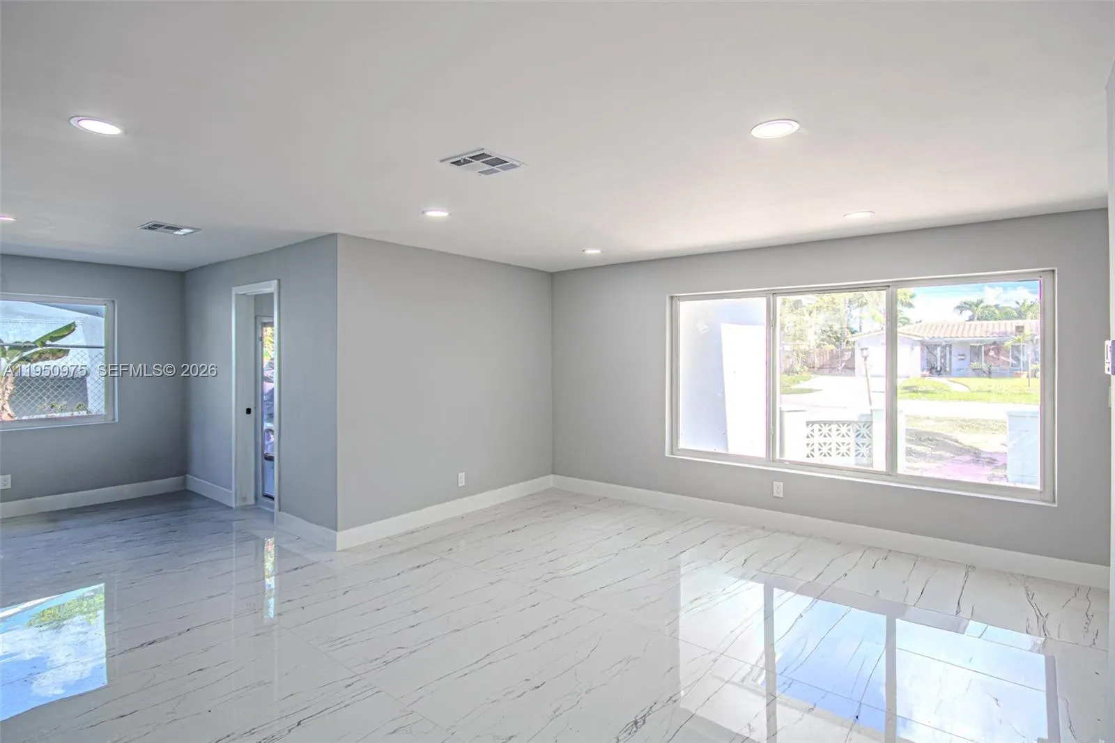 Lauderdale Lakes, Florida 33309, 4 Bedrooms Bedrooms, 7 Rooms Rooms,2 BathroomsBathrooms,Residential,For Sale,A11950975