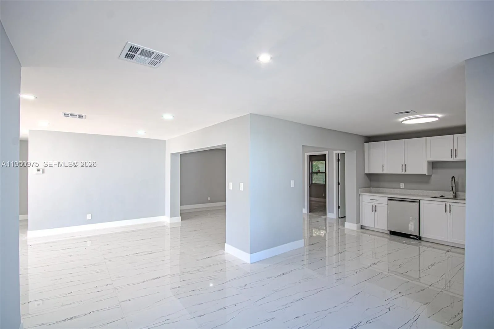 Lauderdale Lakes, Florida 33309, 4 Bedrooms Bedrooms, 7 Rooms Rooms,2 BathroomsBathrooms,Residential,For Sale,A11950975