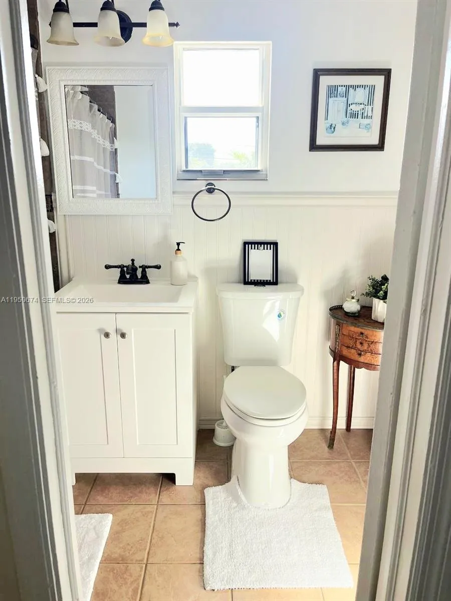 1990 Ne 183rd St, North Miami Beach, Florida 33179, North Miami Beach, Florida 33179, 3 Bedrooms Bedrooms, ,2 BathroomsBathrooms,Residential Lease,For Rent,1990 Ne 183rd St, North Miami Beach, Florida 33179,A11950674