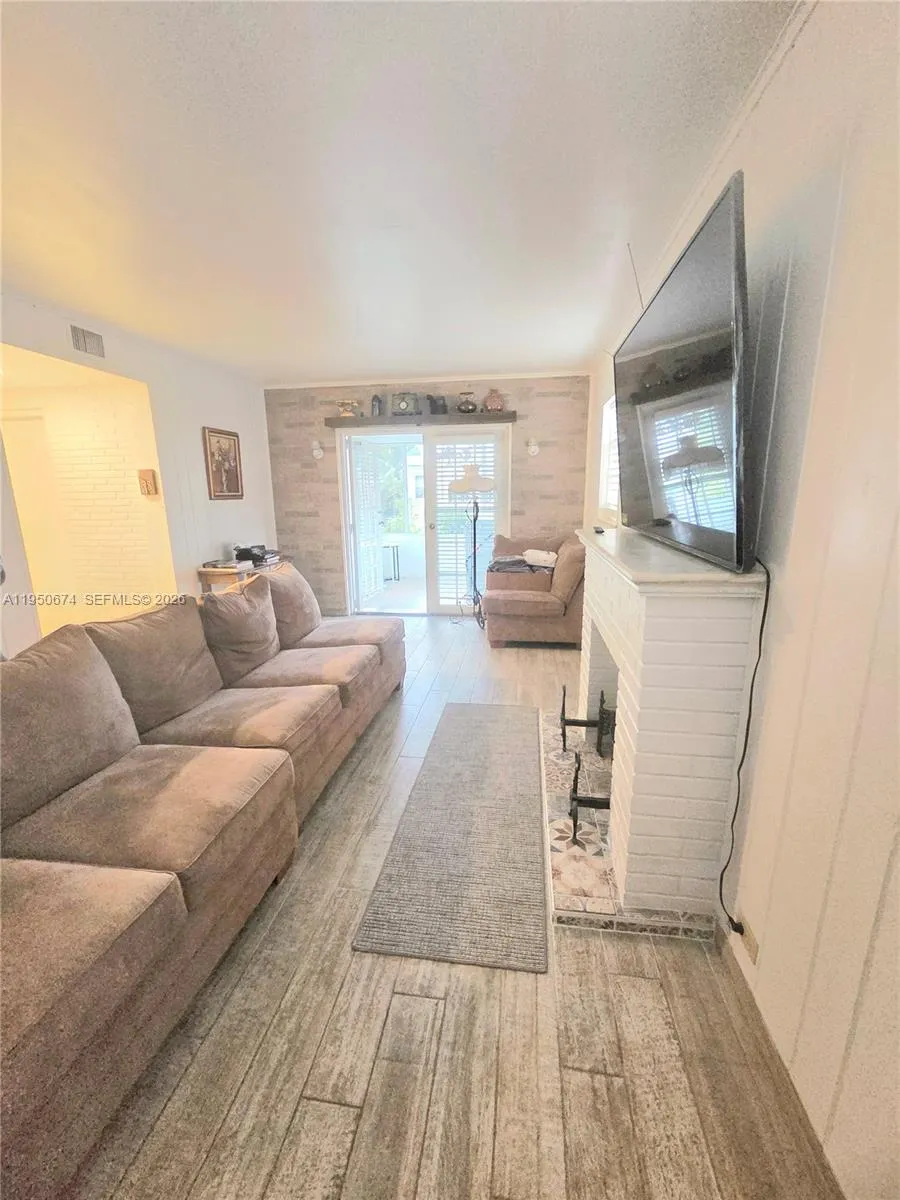 1990 Ne 183rd St, North Miami Beach, Florida 33179, North Miami Beach, Florida 33179, 3 Bedrooms Bedrooms, ,2 BathroomsBathrooms,Residential Lease,For Rent,1990 Ne 183rd St, North Miami Beach, Florida 33179,A11950674