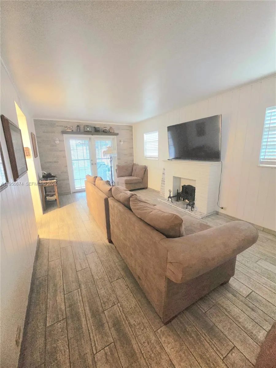 1990 Ne 183rd St, North Miami Beach, Florida 33179, North Miami Beach, Florida 33179, 3 Bedrooms Bedrooms, ,2 BathroomsBathrooms,Residential Lease,For Rent,1990 Ne 183rd St, North Miami Beach, Florida 33179,A11950674
