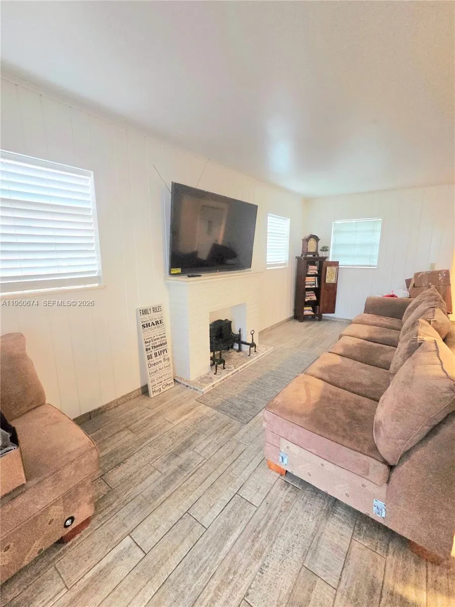 1990 Ne 183rd St, North Miami Beach, Florida 33179, North Miami Beach, Florida 33179, 3 Bedrooms Bedrooms, ,2 BathroomsBathrooms,Residential Lease,For Rent,1990 Ne 183rd St, North Miami Beach, Florida 33179,A11950674