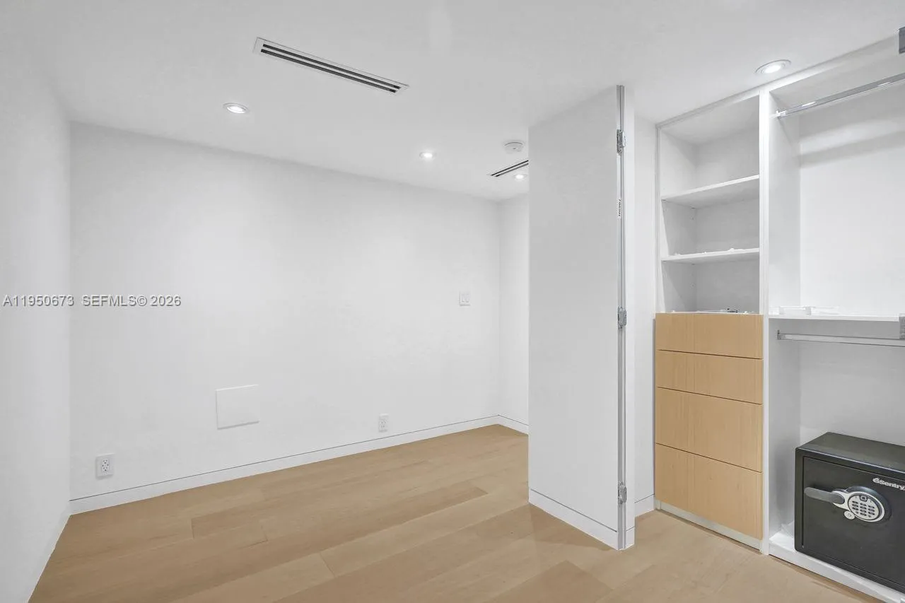 1111 Crandon Blvd A808, Key Biscayne, Florida 3314, Key Biscayne, Florida 33149, 3 Bedrooms Bedrooms, ,2 BathroomsBathrooms,Residential Lease,For Rent,1111 Crandon Blvd A808, Key Biscayne, Florida 3314,A11950673