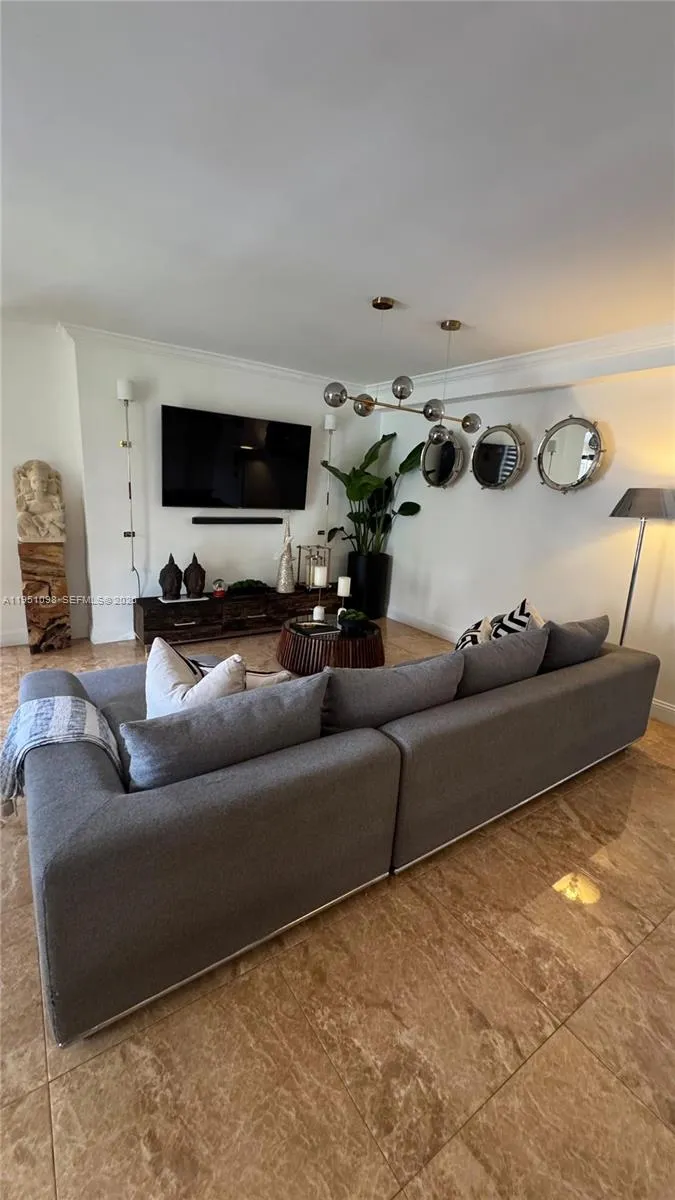 4713 Nw 7th St 205-1, Miami, Florida 33126, Miami, Florida 33126, 1 Bedroom Bedrooms, ,1 BathroomBathrooms,Residential,For Sale,4713 Nw 7th St 205-1, Miami, Florida 33126,A11951098