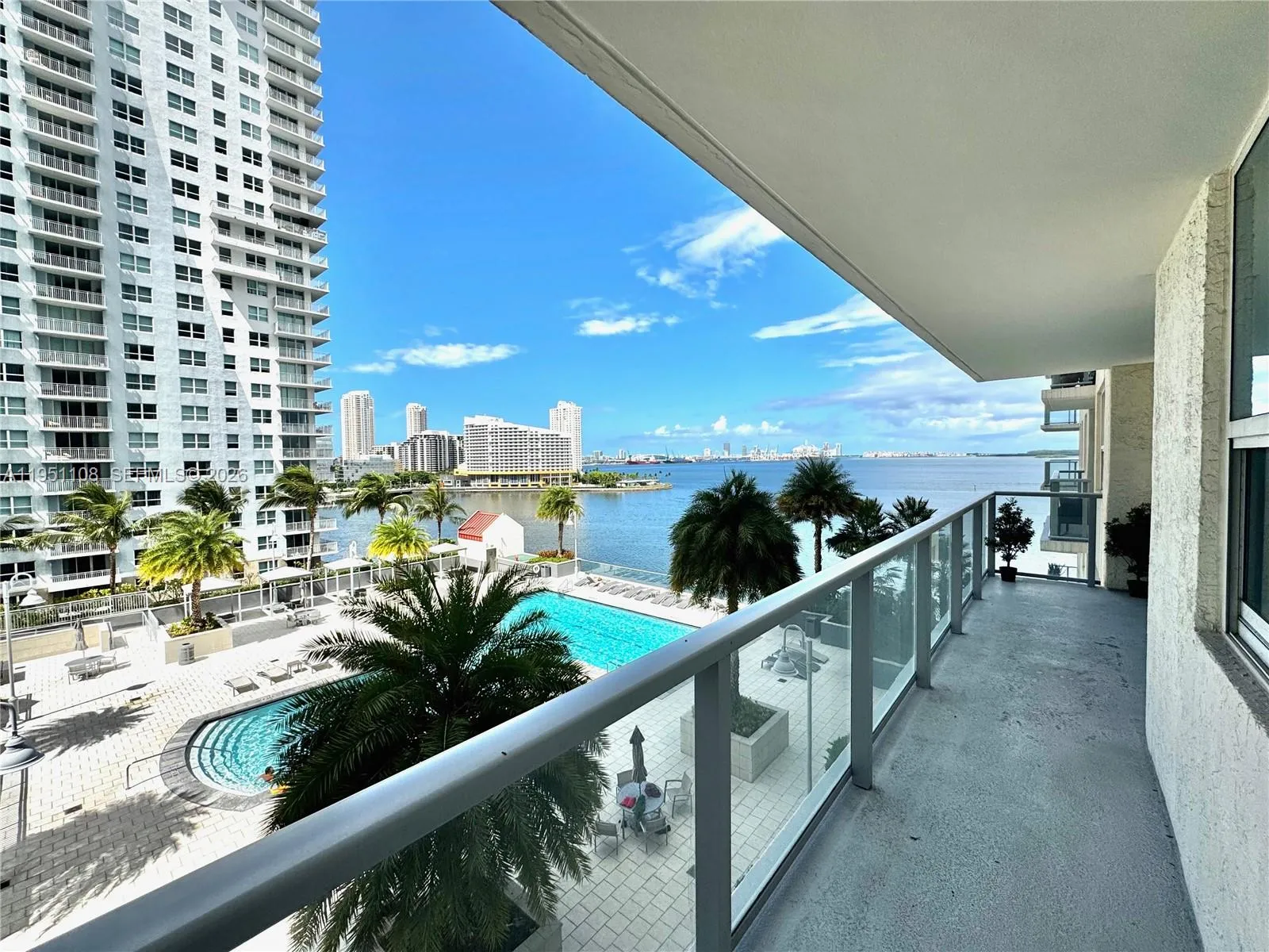 1155 Brickell Bay Dr 906, Miami, Florida 33131, Miami, Florida 33131, 1 Bedroom Bedrooms, ,1 BathroomBathrooms,Residential Lease,For Rent,1155 Brickell Bay Dr 906, Miami, Florida 33131,A11951108
