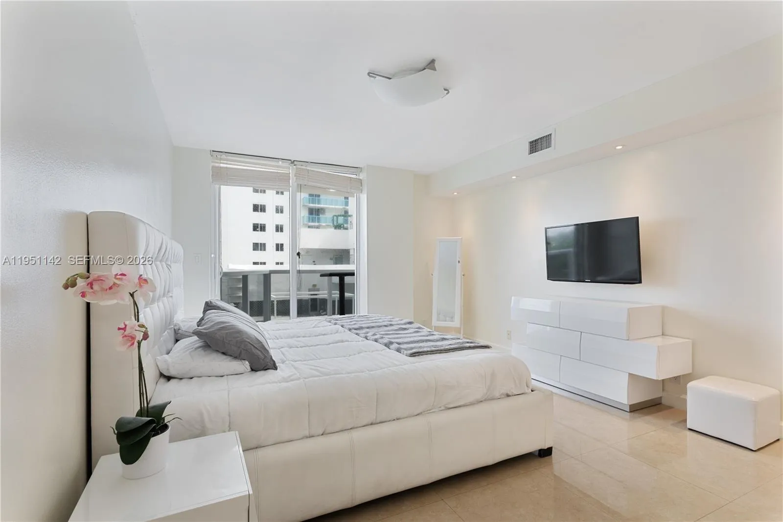 2401 Collins Ave 1110, Miami Beach, Florida 33140, Miami Beach, Florida 33140, 2 Bedrooms Bedrooms, ,2 BathroomsBathrooms,Residential Lease,For Rent,2401 Collins Ave 1110, Miami Beach, Florida 33140,A11951142