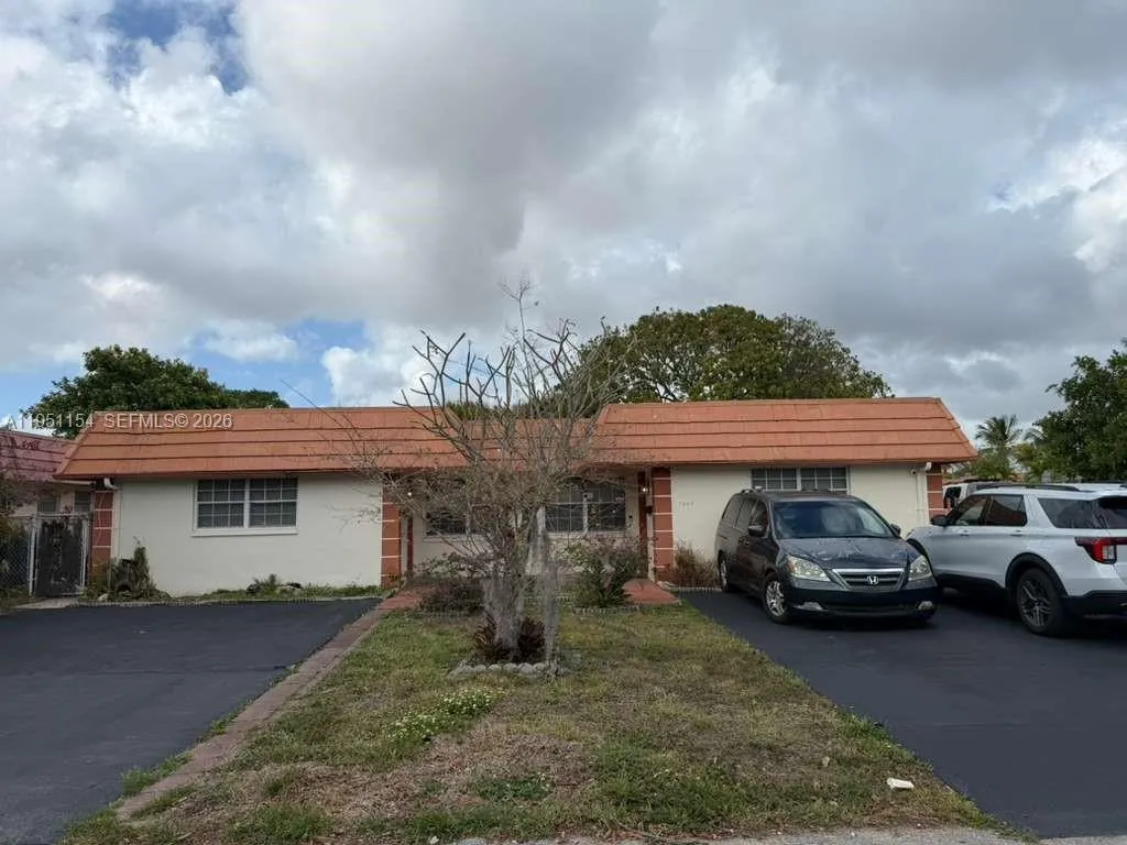 7387 Nw 76th St 1-2, Tamarac, Florida 33321, Tamarac, Florida 33321, 3 Bedrooms Bedrooms, ,2 BathroomsBathrooms,Residential Lease,For Rent,7387 Nw 76th St 1-2, Tamarac, Florida 33321,A11951154 7387 Nw 76th St 1-2, Tamarac, Florida 33321, Tamarac, Florida 33321, 3 Bedrooms Bedrooms, ,2 BathroomsBathrooms,Residential Lease,For Rent,7387 Nw 76th St 1-2, Tamarac, Florida 33321,A11951154