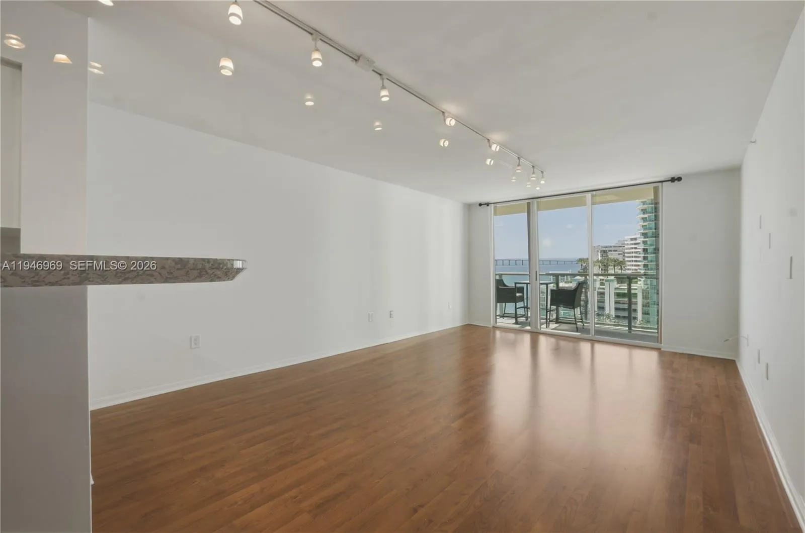 1155 Brickell Bay Dr 1107, Miami, Florida 33131, Miami, Florida 33131, 1 Bedroom Bedrooms, ,1 BathroomBathrooms,Residential Lease,For Rent,1155 Brickell Bay Dr 1107, Miami, Florida 33131,A11946969
