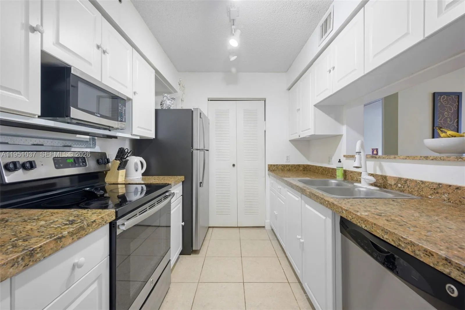 19555 E Country Club Dr 8303, Aventura, Florida 33, Aventura, Florida 33180, 1 Bedroom Bedrooms, ,1 BathroomBathrooms,Residential,For Sale,19555 E Country Club Dr 8303, Aventura, Florida 33,A11951037