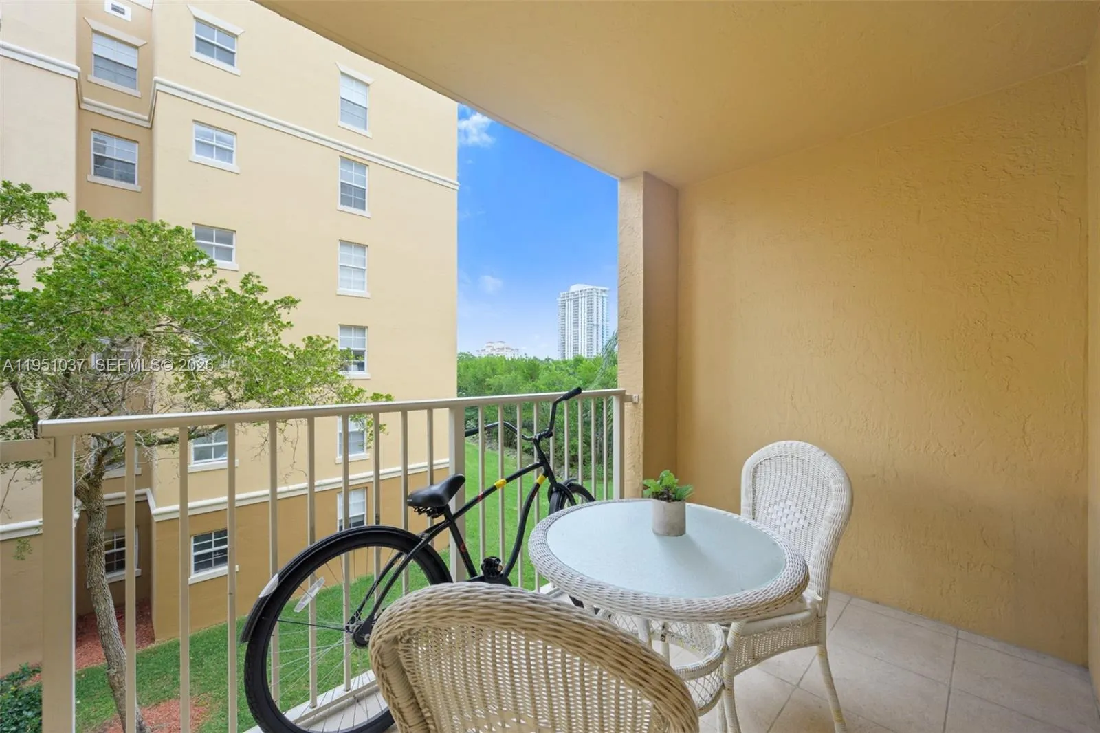 19555 E Country Club Dr 8303, Aventura, Florida 33, Aventura, Florida 33180, 1 Bedroom Bedrooms, ,1 BathroomBathrooms,Residential,For Sale,19555 E Country Club Dr 8303, Aventura, Florida 33,A11951037