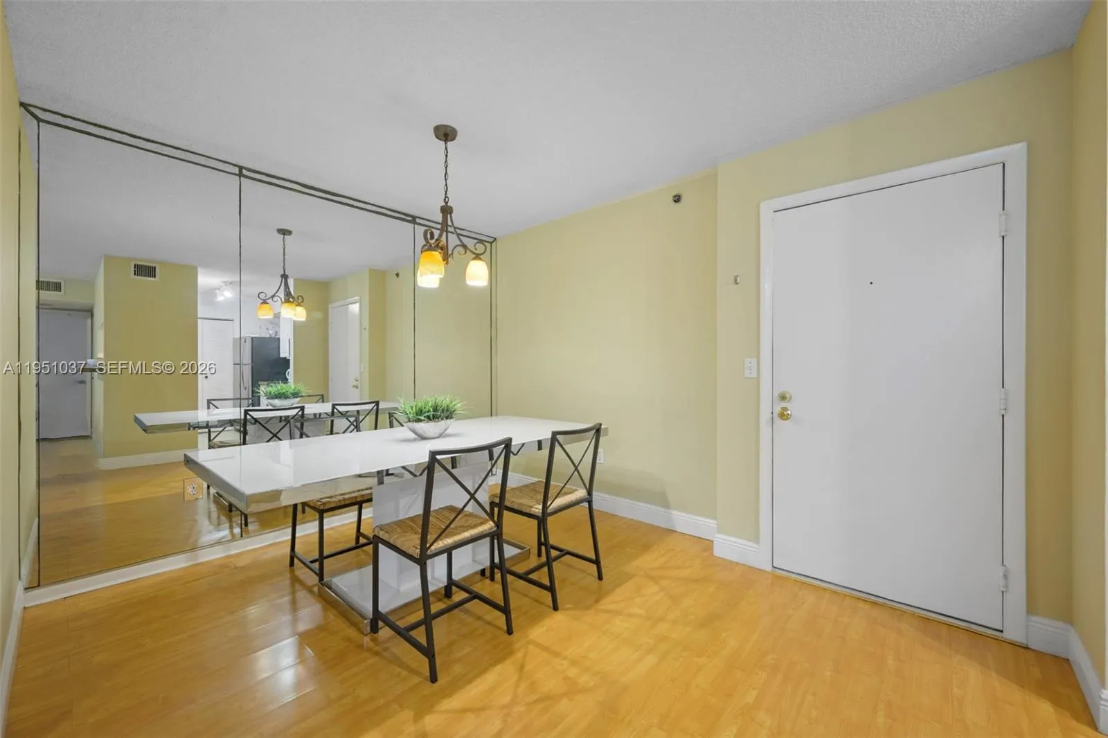 19555 E Country Club Dr 8303, Aventura, Florida 33, Aventura, Florida 33180, 1 Bedroom Bedrooms, ,1 BathroomBathrooms,Residential,For Sale,19555 E Country Club Dr 8303, Aventura, Florida 33,A11951037