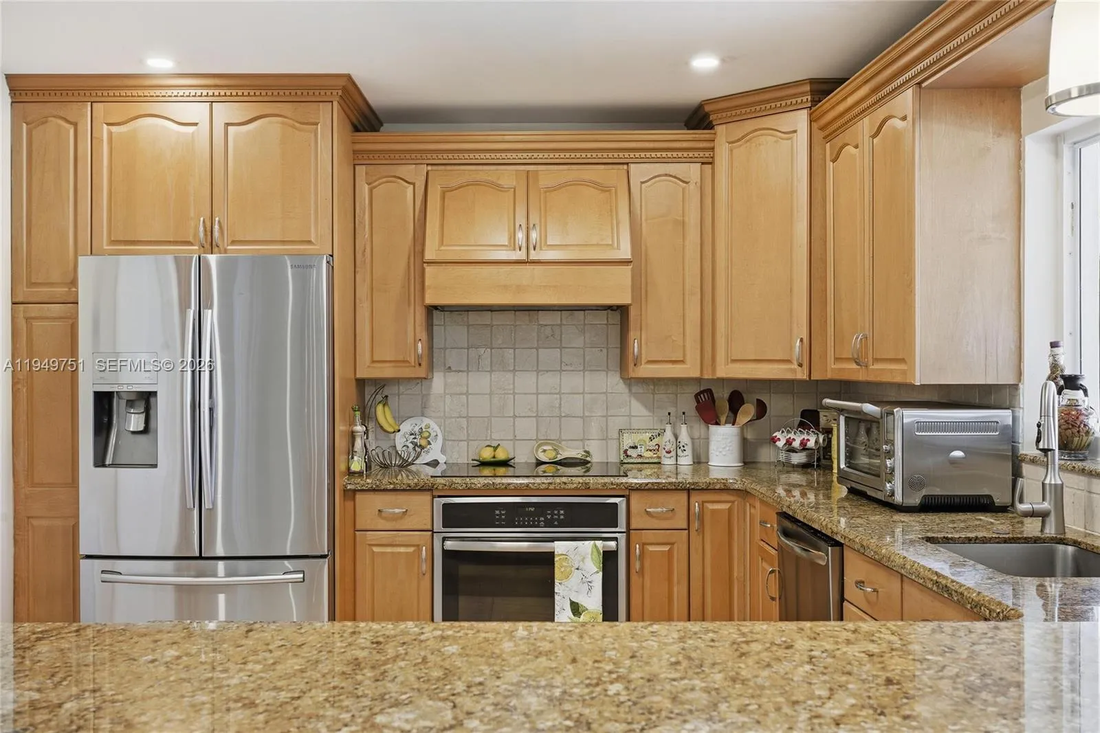 7935 Nw 162nd St, Miami Lakes, Florida 33016, Miami Lakes, Florida 33016, 4 Bedrooms Bedrooms, ,4 BathroomsBathrooms,Residential,For Sale,7935 Nw 162nd St, Miami Lakes, Florida 33016,A11949751