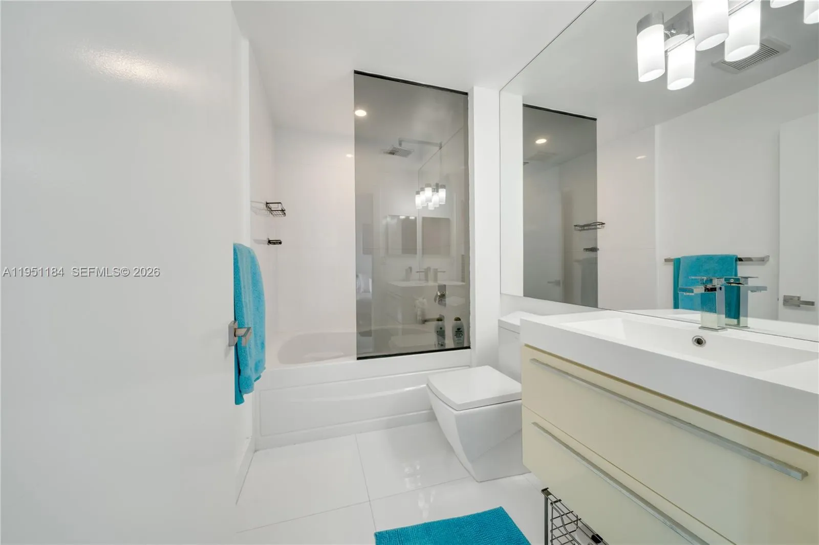 90 Alton Rd Th-1, Miami Beach, Florida 33139, Miami Beach, Florida 33139, 2 Bedrooms Bedrooms, ,2 BathroomsBathrooms,Residential,For Sale,90 Alton Rd Th-1, Miami Beach, Florida 33139,A11951184