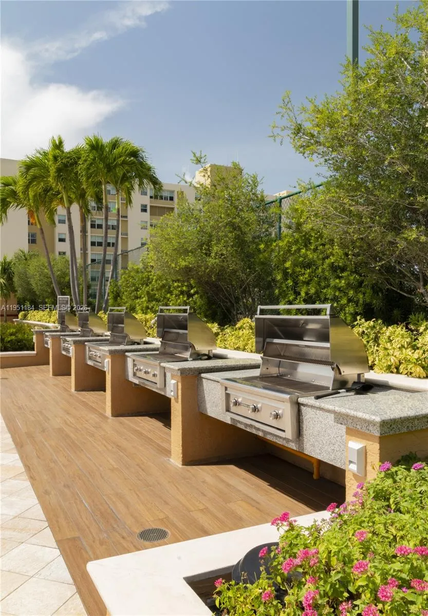 90 Alton Rd Th-1, Miami Beach, Florida 33139, Miami Beach, Florida 33139, 2 Bedrooms Bedrooms, ,2 BathroomsBathrooms,Residential,For Sale,90 Alton Rd Th-1, Miami Beach, Florida 33139,A11951184