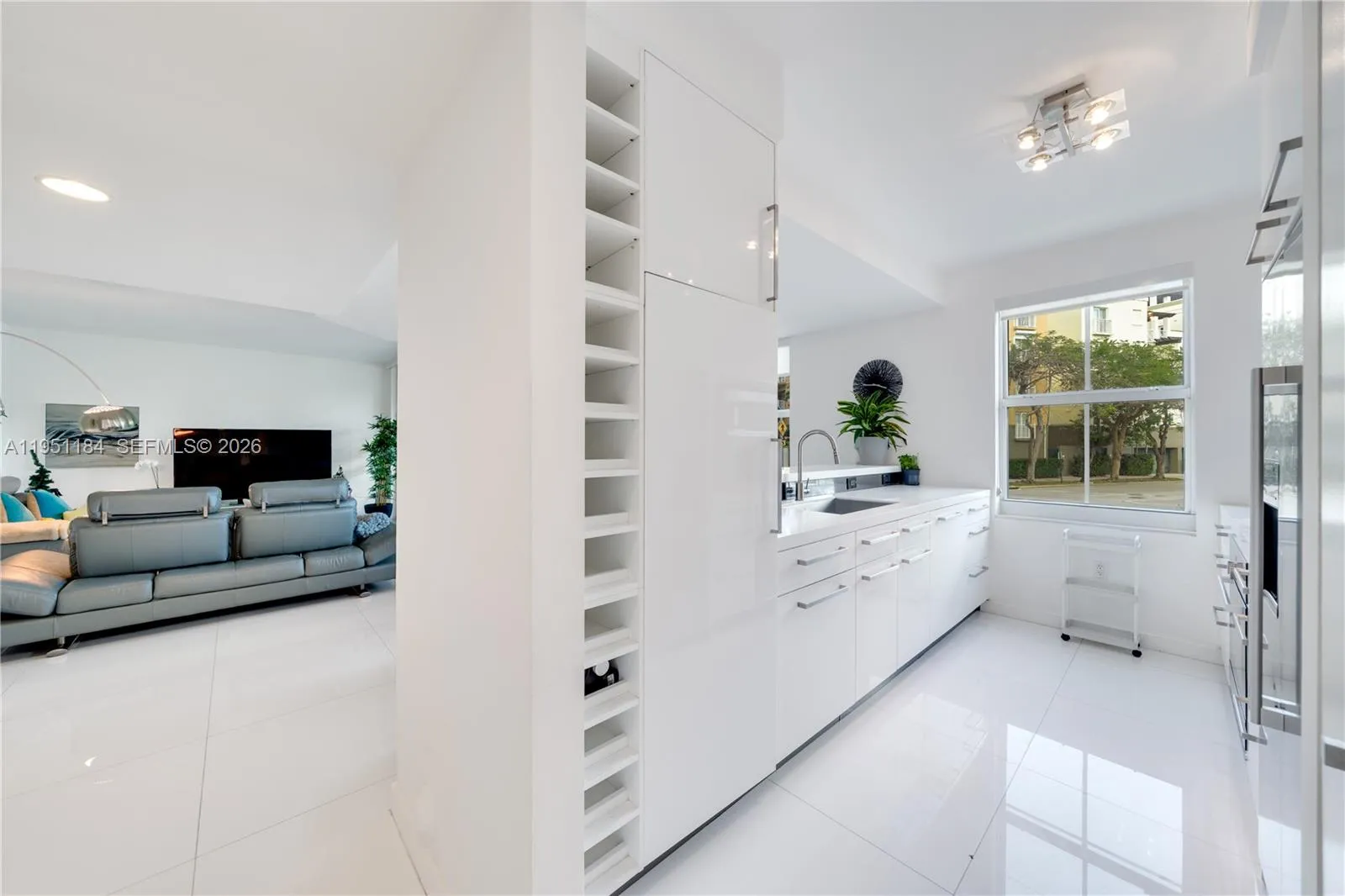 90 Alton Rd Th-1, Miami Beach, Florida 33139, Miami Beach, Florida 33139, 2 Bedrooms Bedrooms, ,2 BathroomsBathrooms,Residential,For Sale,90 Alton Rd Th-1, Miami Beach, Florida 33139,A11951184