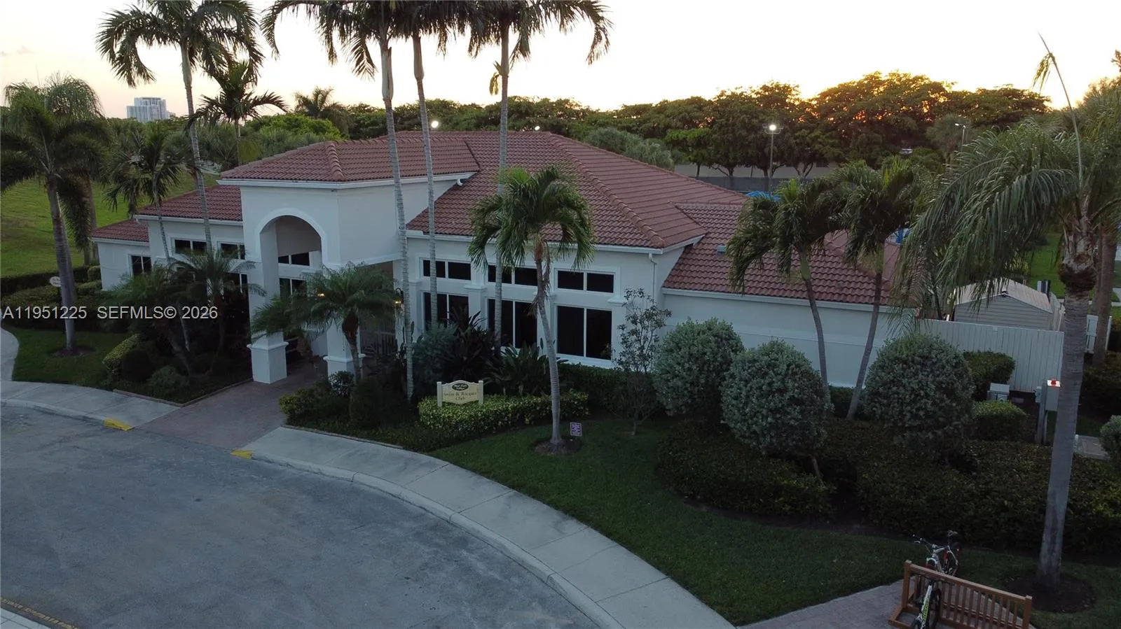 1085 River Birch St, Hollywood, Florida 33019, Hollywood, Florida 33019, 2 Bedrooms Bedrooms, ,2 BathroomsBathrooms,Residential,For Sale,1085 River Birch St, Hollywood, Florida 33019,A11951225