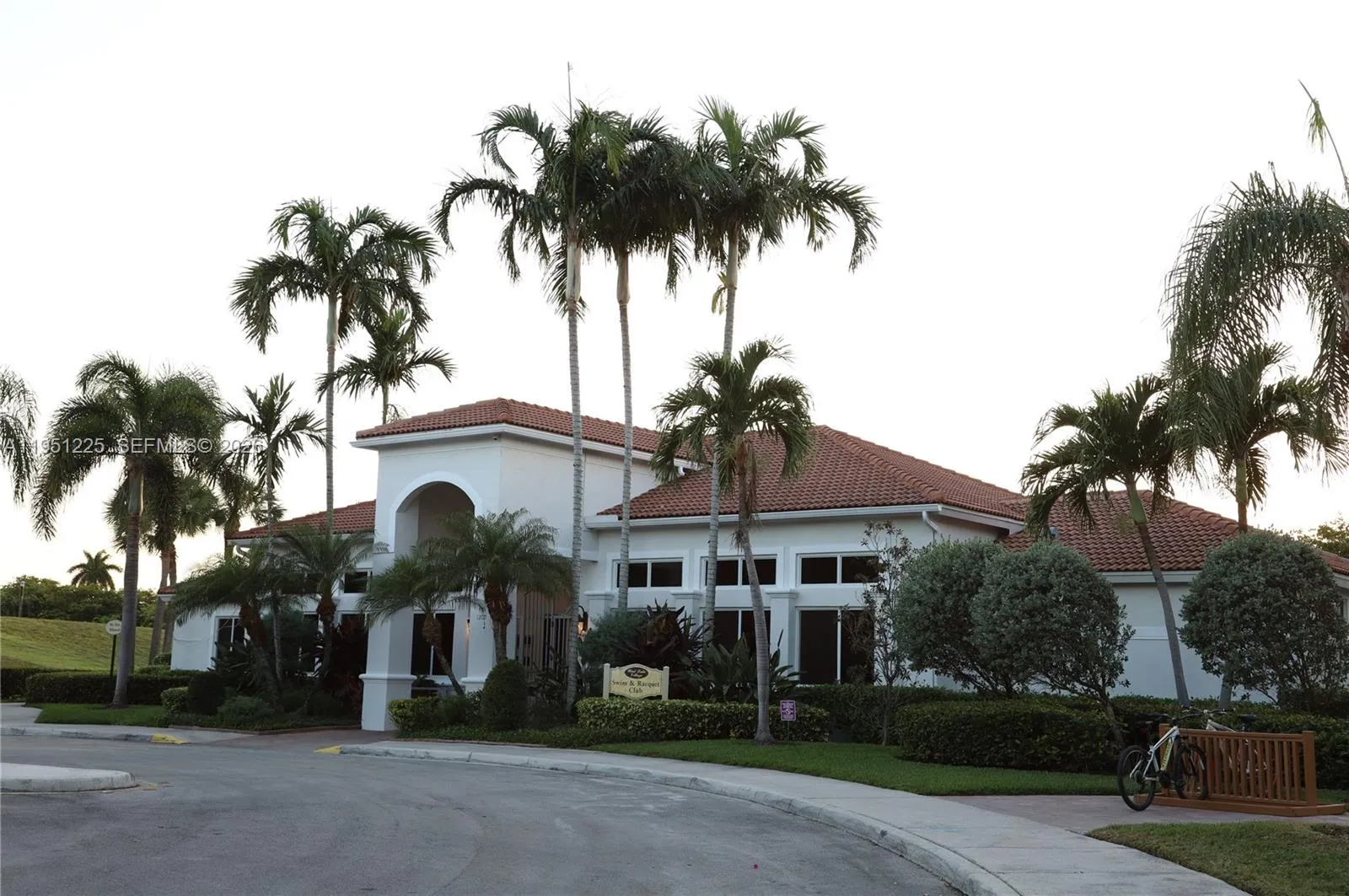 1085 River Birch St, Hollywood, Florida 33019, Hollywood, Florida 33019, 2 Bedrooms Bedrooms, ,2 BathroomsBathrooms,Residential,For Sale,1085 River Birch St, Hollywood, Florida 33019,A11951225