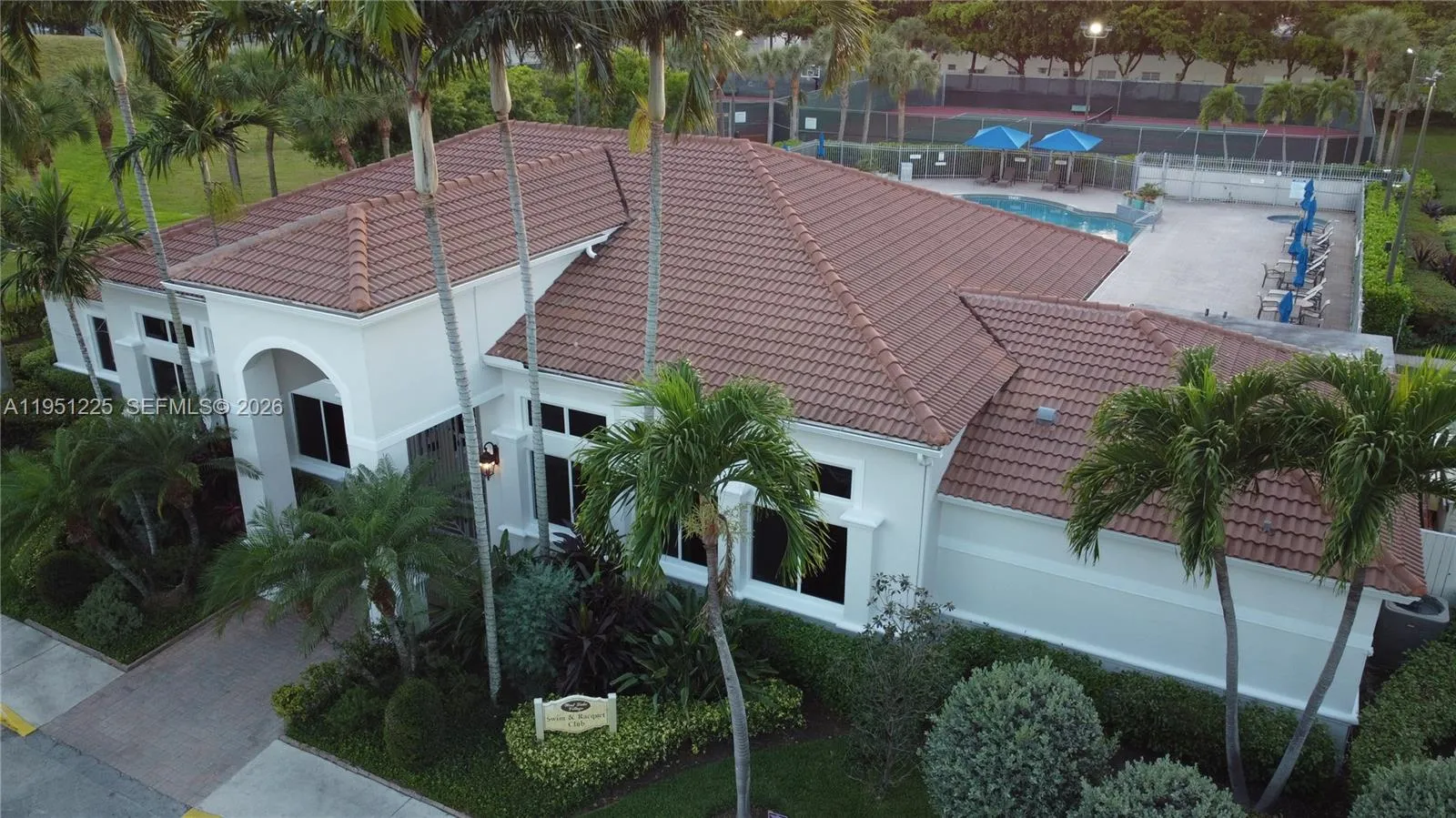 1085 River Birch St, Hollywood, Florida 33019, Hollywood, Florida 33019, 2 Bedrooms Bedrooms, ,2 BathroomsBathrooms,Residential,For Sale,1085 River Birch St, Hollywood, Florida 33019,A11951225