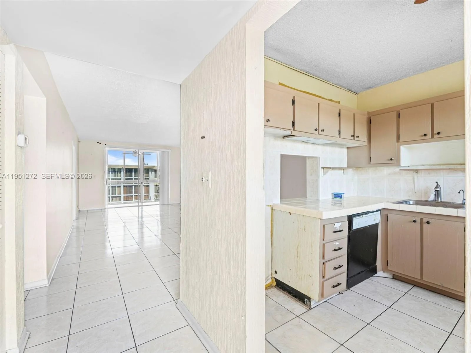 6005 Del Lago Cir 305, Sunrise, Florida 33313, Sunrise, Florida 33313, 2 Bedrooms Bedrooms, ,2 BathroomsBathrooms,Residential,For Sale,6005 Del Lago Cir 305, Sunrise, Florida 33313,A11951272