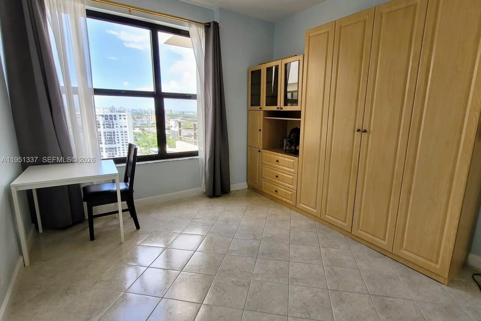 2500 Parkview Dr 2517, Hallandale Beach, Florida 3, Hallandale Beach, Florida 33009, 2 Bedrooms Bedrooms, ,2 BathroomsBathrooms,Residential,For Sale,2500 Parkview Dr 2517, Hallandale Beach, Florida 3,A11951337