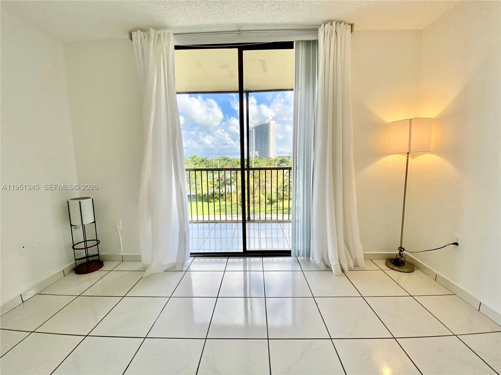 16950 Dixie A536, North Miami Beach, Florida 33160, North Miami Beach, Florida 33160, 1 Bedroom Bedrooms, ,1 BathroomBathrooms,Residential Lease,For Rent,16950 Dixie A536, North Miami Beach, Florida 33160,A11951345