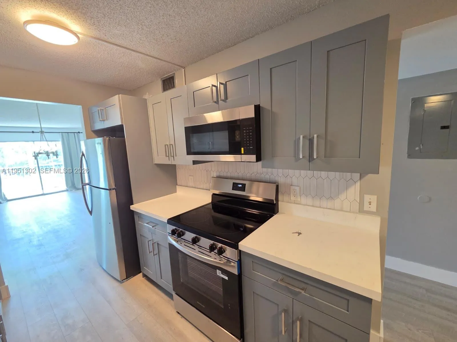 Pembroke Pines, Florida 33027, 2 Bedrooms Bedrooms, ,2 BathroomsBathrooms,Residential,For Sale,A11951302