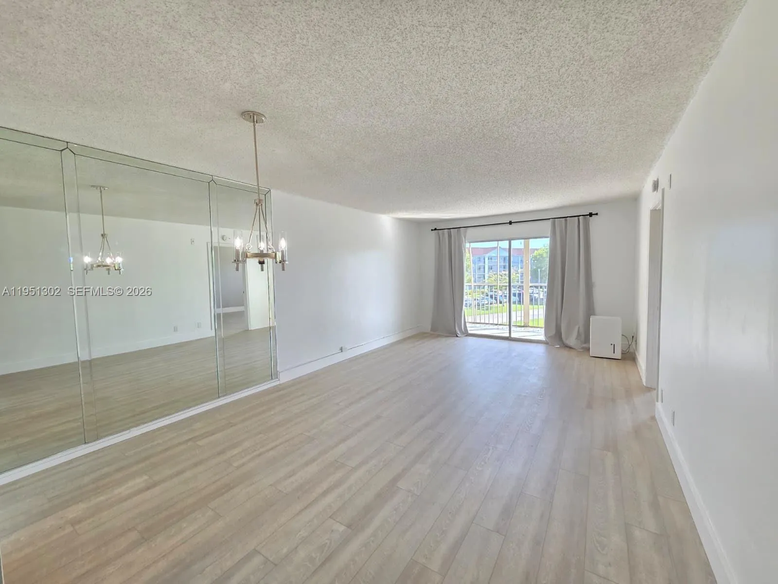 Pembroke Pines, Florida 33027, 2 Bedrooms Bedrooms, ,2 BathroomsBathrooms,Residential,For Sale,A11951302