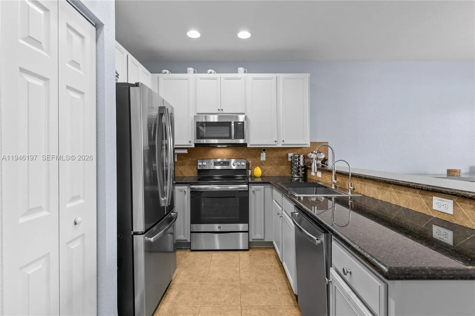 14725 Sw 11th St, Pembroke Pines, Florida 33027, Pembroke Pines, Florida 33027, 2 Bedrooms Bedrooms, ,2 BathroomsBathrooms,Residential,For Sale,14725 Sw 11th St, Pembroke Pines, Florida 33027,A11946197