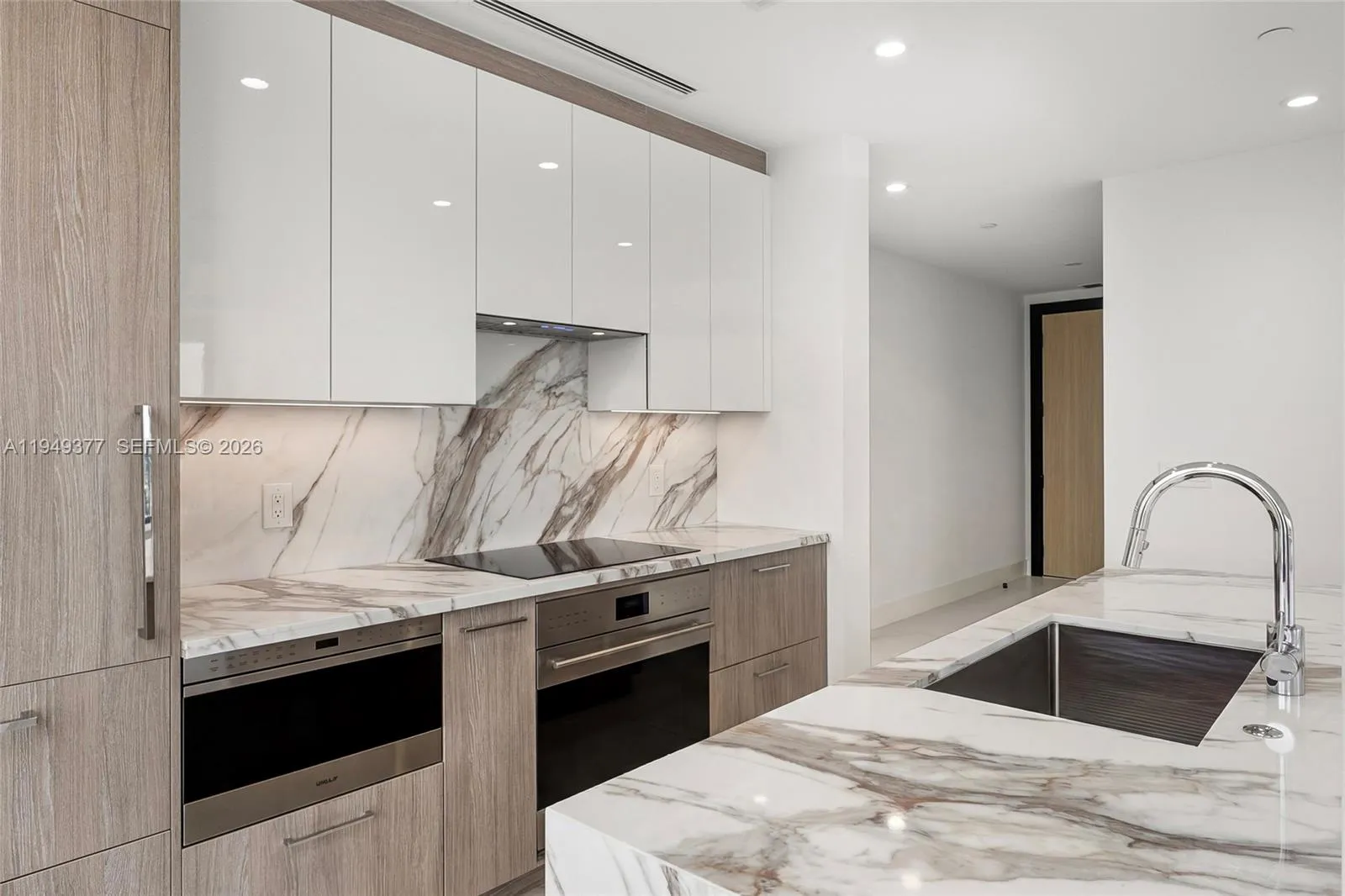 151 N Seabreeze 1003-e, Fort Lauderdale, Florida 3, Fort Lauderdale, Florida 33304, 2 Bedrooms Bedrooms, ,3 BathroomsBathrooms,Residential Lease,For Rent,151 N Seabreeze 1003-e, Fort Lauderdale, Florida 3,A11949377