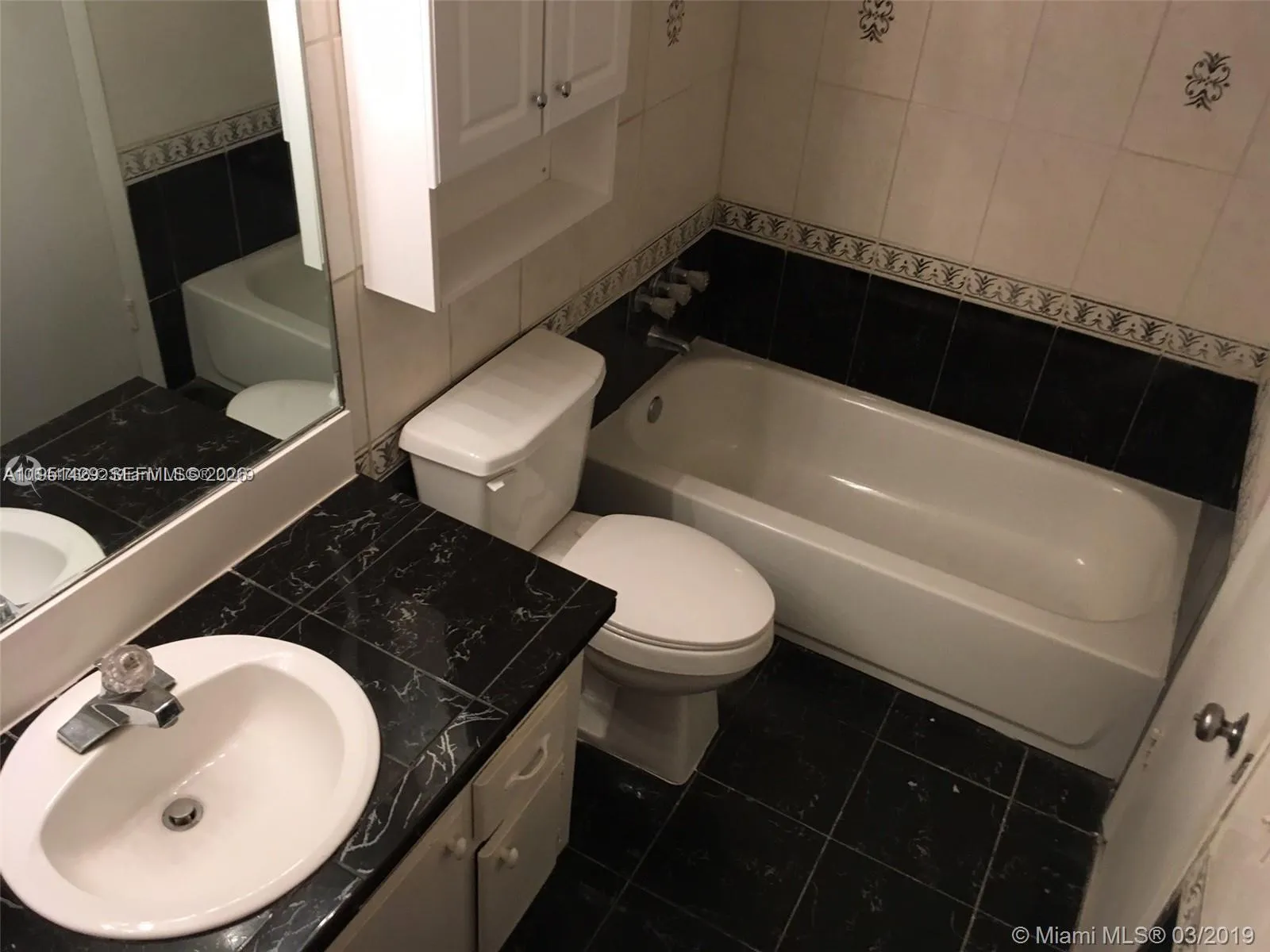 1401 Ne 191st St D217, Miami, Florida 33179, Miami, Florida 33179, 2 Bedrooms Bedrooms, ,2 BathroomsBathrooms,Residential Lease,For Rent,1401 Ne 191st St D217, Miami, Florida 33179,A11951429